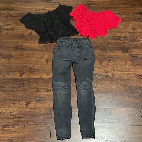 One Slouch Top & One Black Stretch Jeans - Picture 5 of 9